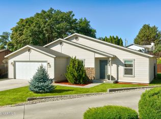 502 Virginia Ct, Zillah, WA 98953