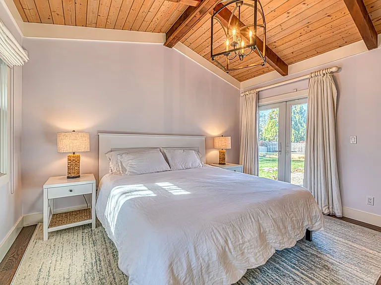 22 Pinetree Dr — Photo 10
