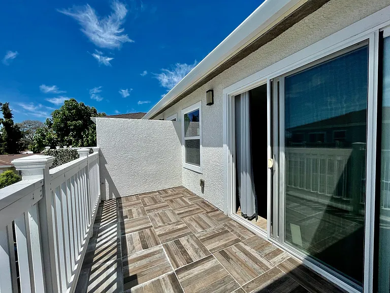 Poplar Ave — Photo 13