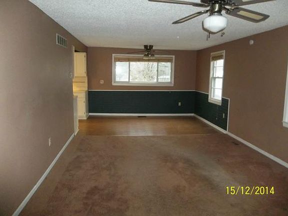 4th image of 720 Pleasant St