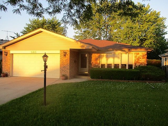 1st image of 565 Leahy Cir