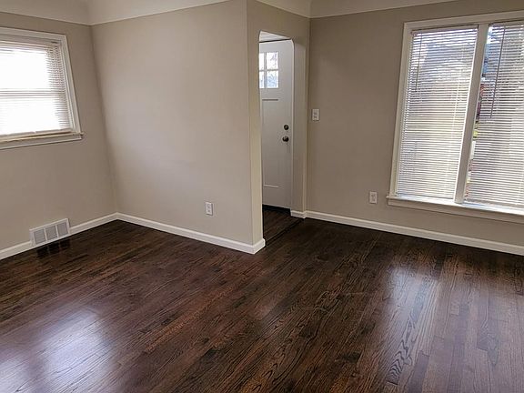 4th image of 9723 Sterling Ave