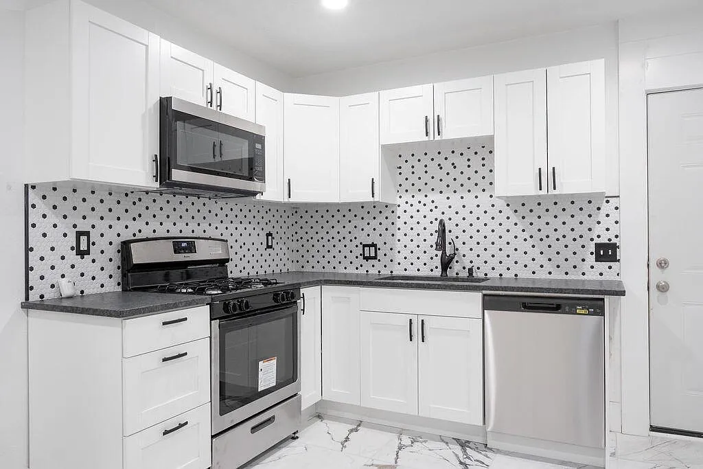 3 bed, 1500 sqft, $800 — Photo 3