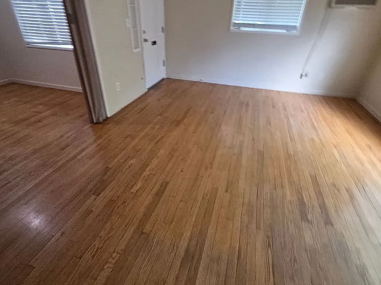 1412 Cahill Ave — Photo 3