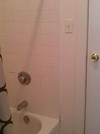 4th image of 627 N Sawyer Ave