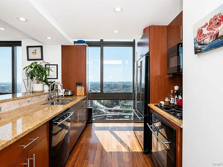 175 Huguenot St #3103 — Photo 6