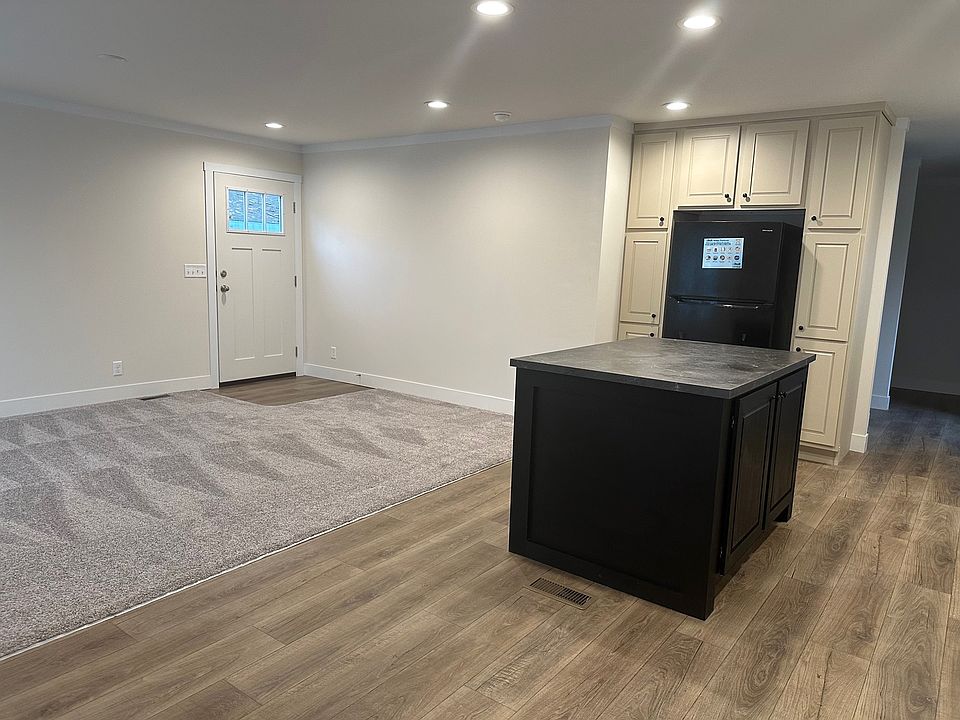 224 Red Oak Dr Coopersville MI Zillow