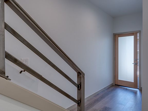 4th image of 12221 NE 116th Way #12