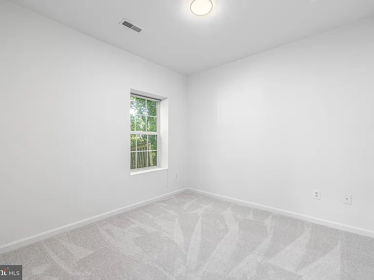 2032 S Langley St — Photo 28
