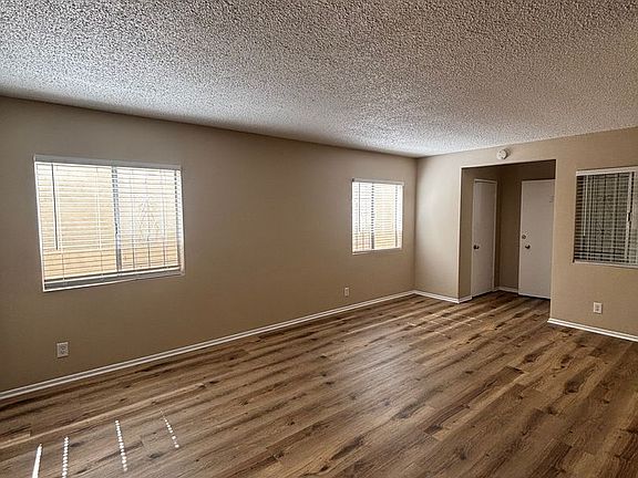 4th image of 2264 Magnolia Ave #3