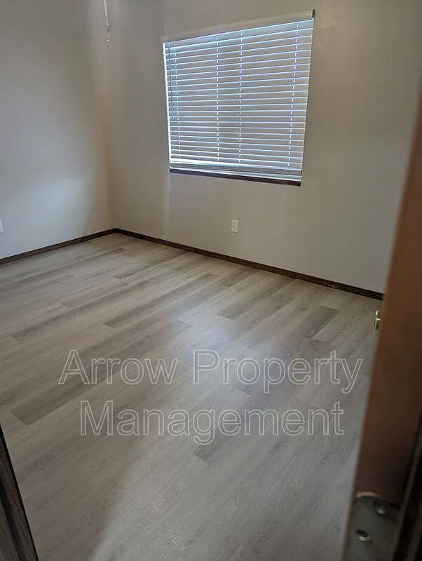 1 bed, 1.0 bath, 700 sqft, $895 — Photo 3