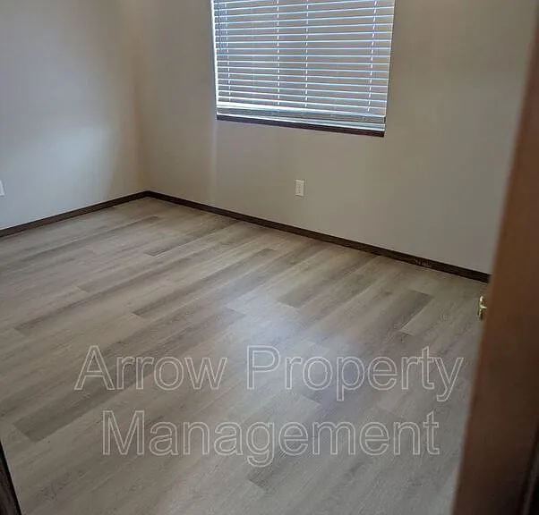 305 N East St #3 — Photo 3