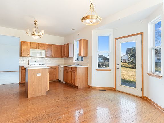 5th image of 21539 W Empress Ln