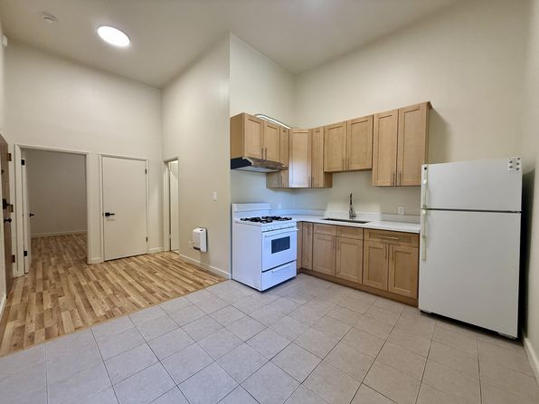 2315 Mission St APT 106