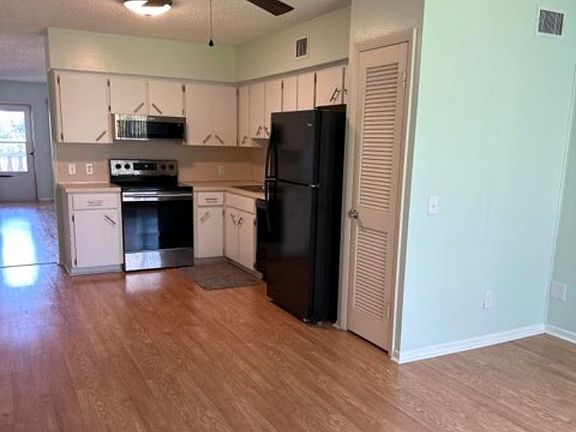 3rd image of 2284 Philippine Dr APT 57