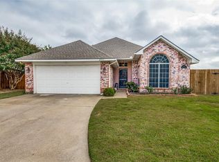 2950 Moreau Ct, Fort Worth, TX 76118