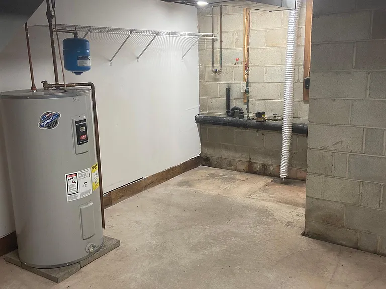 277 Shirley Dr #2 — Photo 18