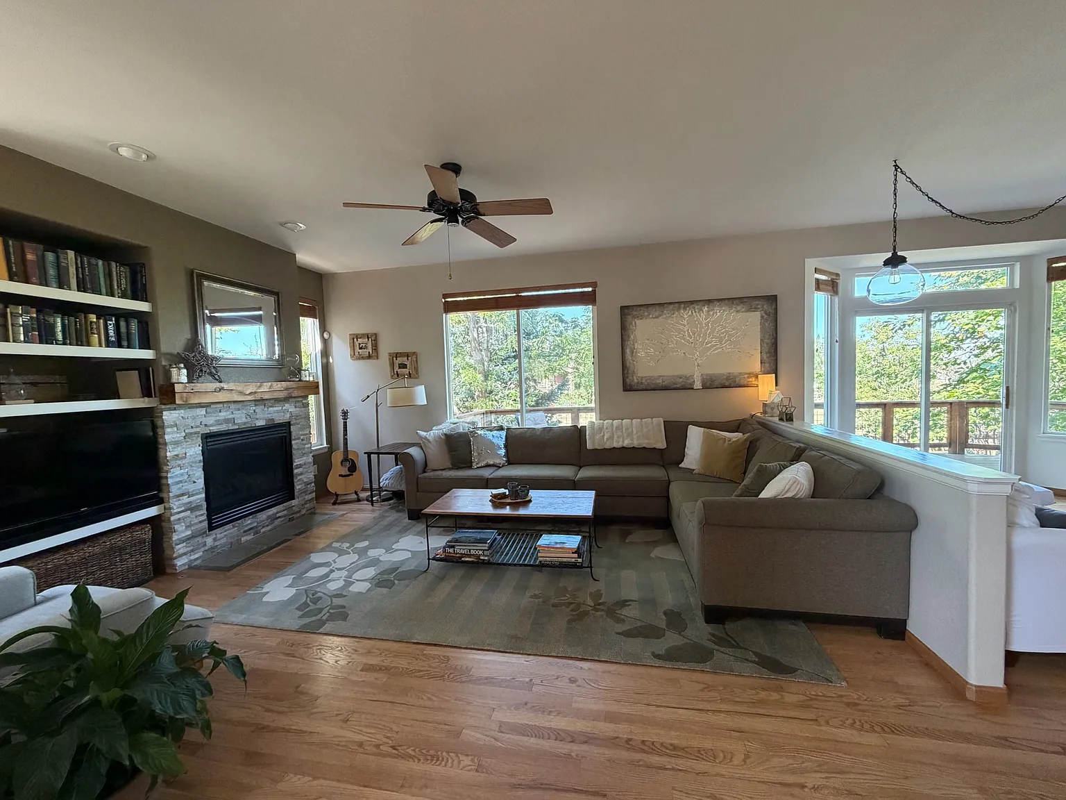 4 bed, 3.5 bath, 2761 sqft, $3,450 — Photo 4