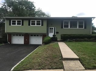 12 Hallo St, Edison, NJ 08837