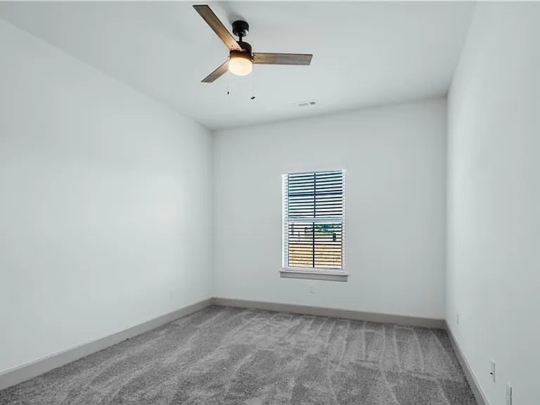 1000 Tracey Ln — Photo 6