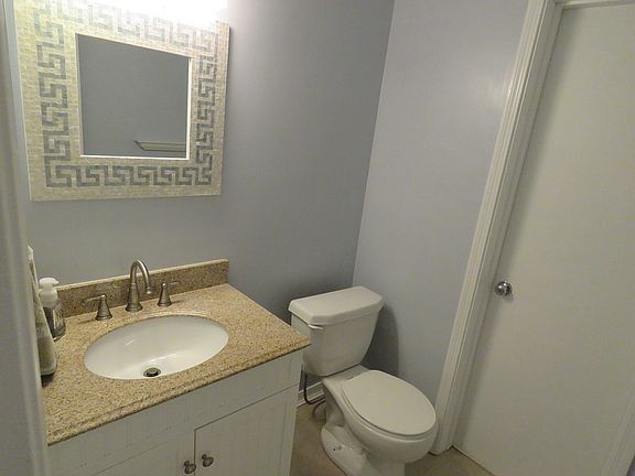 1/2 Bath