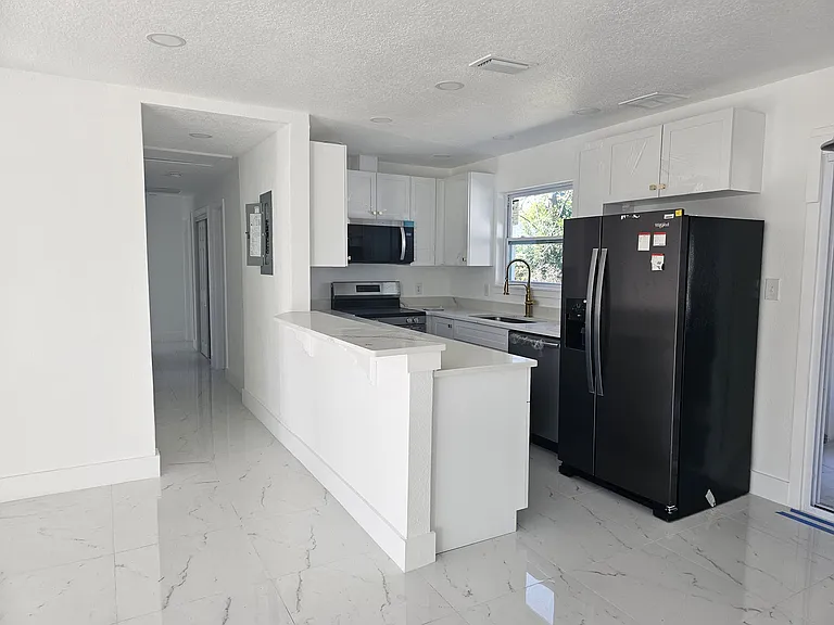 6309 Rockaway St — Photo 3