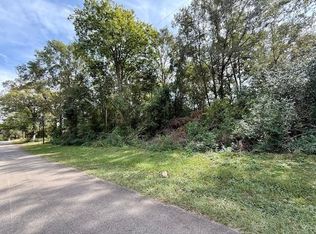 915 E Court St, Newton, TX 75966