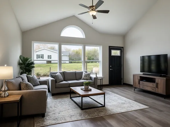 566 Sherwood Ave #2, Fond Du Lac, WI 54935