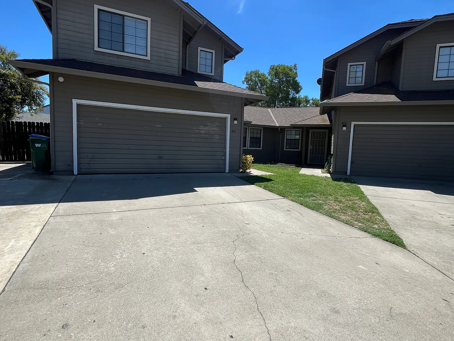 3 bed, 2.5 bath, 1266 sqft, $2,350 — Photo 2