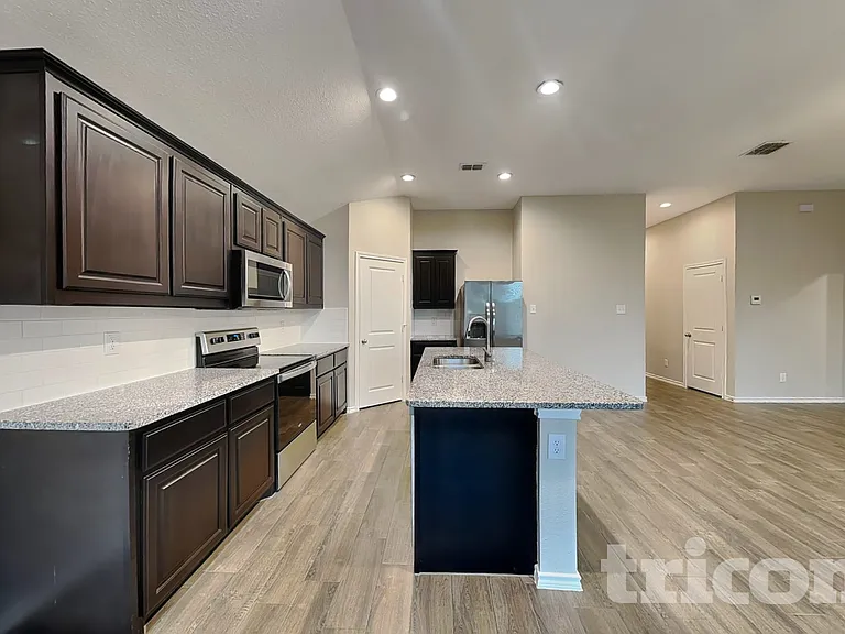 9125 Nevis Dr — Photo 3
