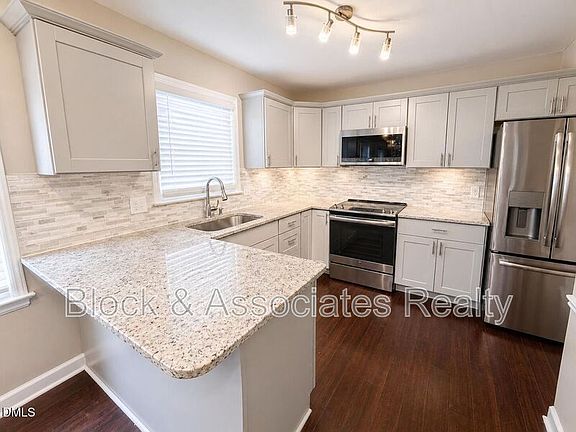 3rd image of 200 Westbrook Dr