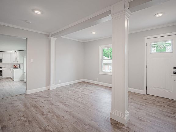 5th image of 21 N Montgomery St