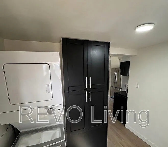 137 Oakdale Ave #2 — Photo 3