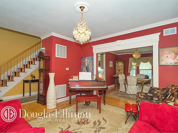 3rd image of 37 Lincoln Ave