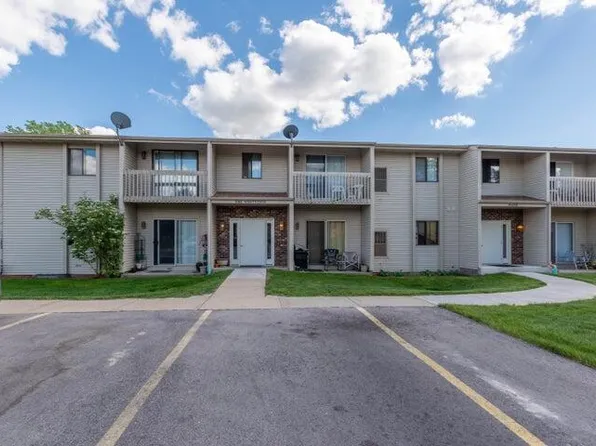 645 Westridge DRIVE #10, West Bend, WI 53095