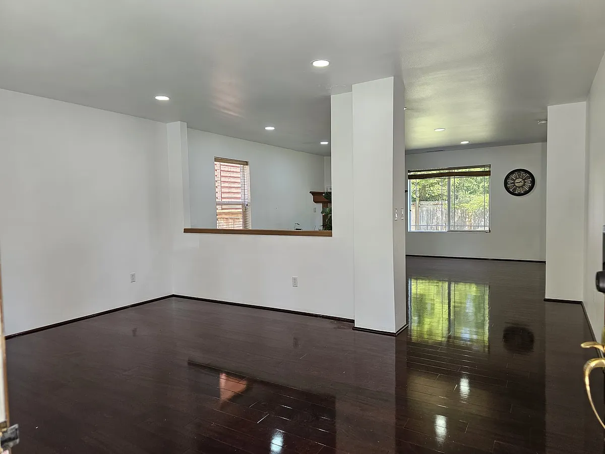 Building Photo - 8606 230th Way NE