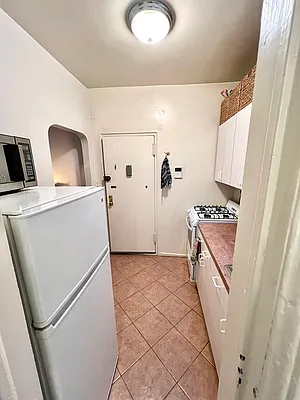 Rented by City Connections Realty | media 5