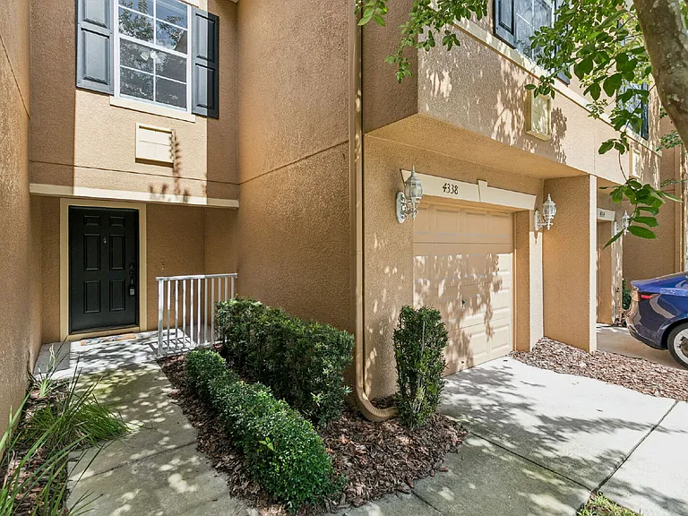 4338 Aristocrat Point — Photo 4