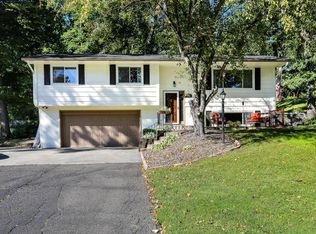 1205 Forestview Ln N, Plymouth, MN 55441