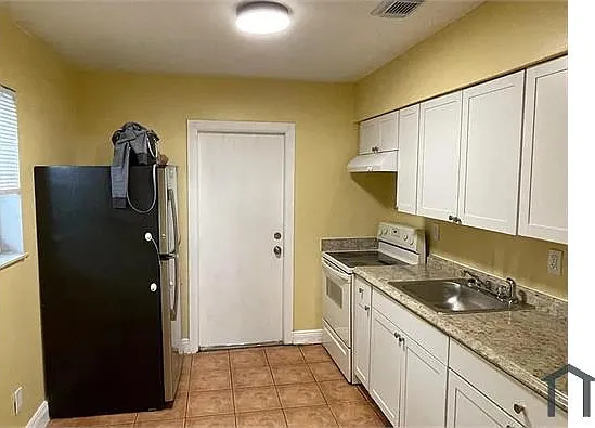 2761 NW 14th Ct #3 — Photo 2