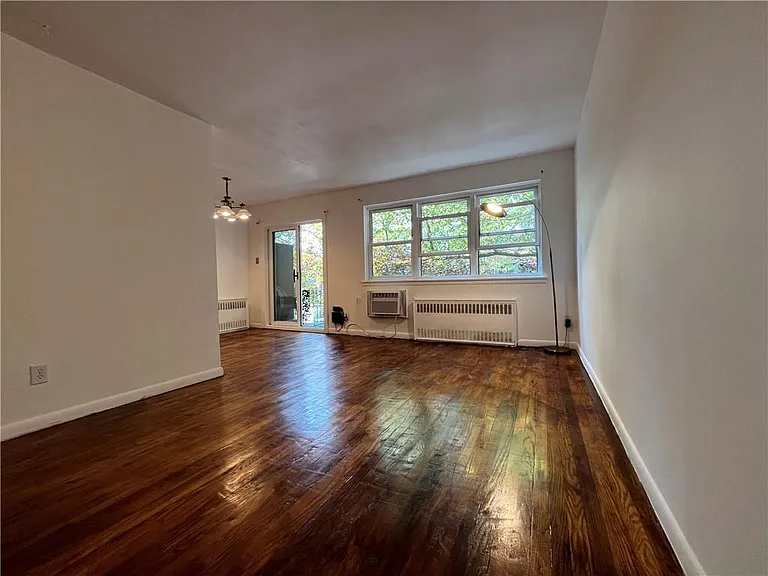 2077 E 54th St #2 — Photo 4