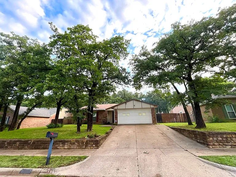 3737 Hackberry Ln — Photo 7