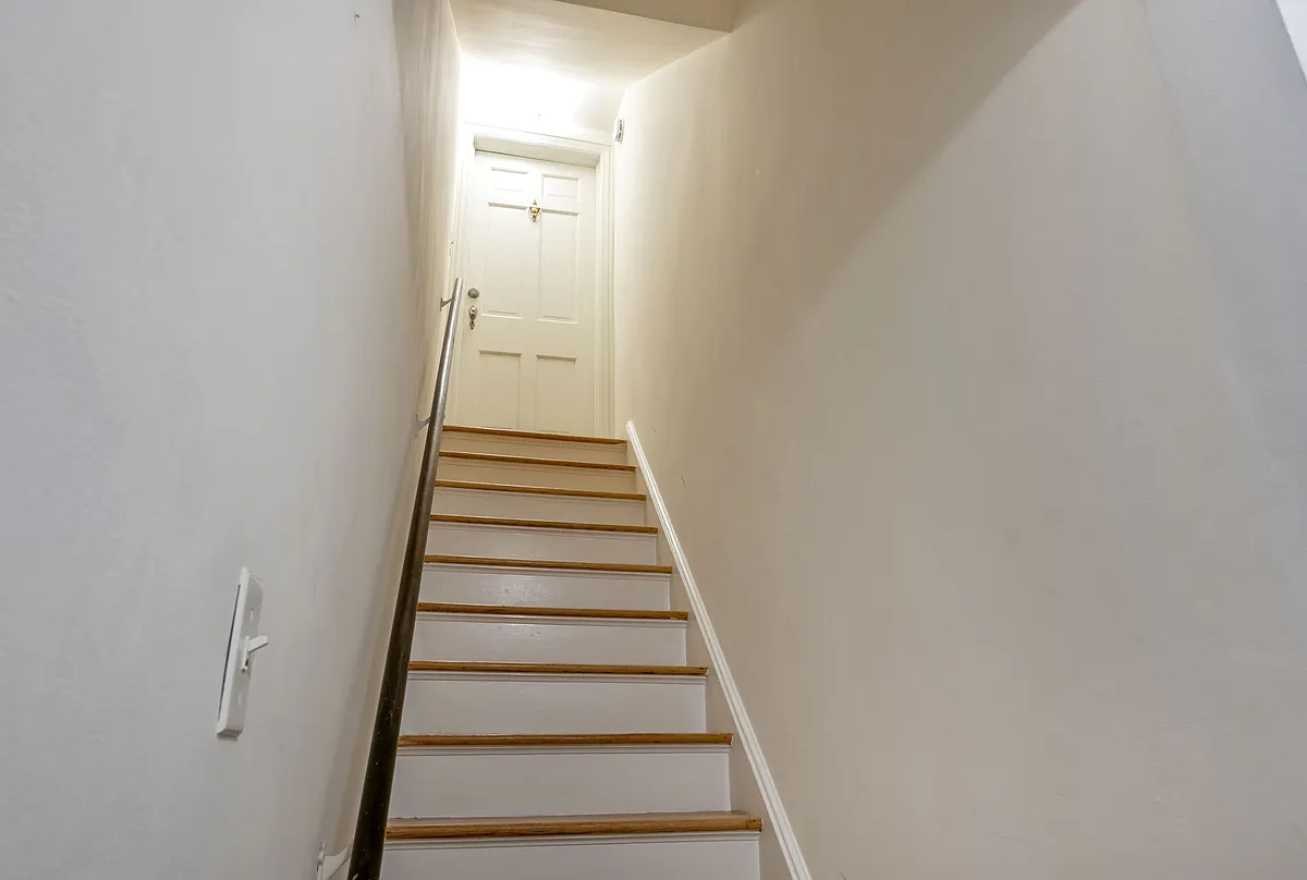 Second Floor - 524 N Monroe St #2