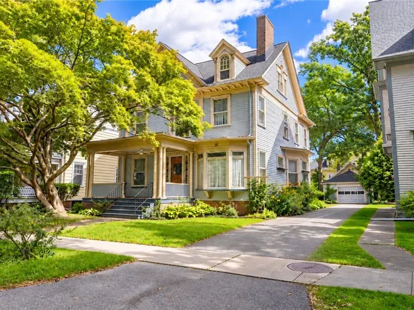 84 Dartmouth St, Rochester, NY 14607
