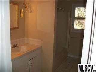 4th image of 415 Town N Country Dr