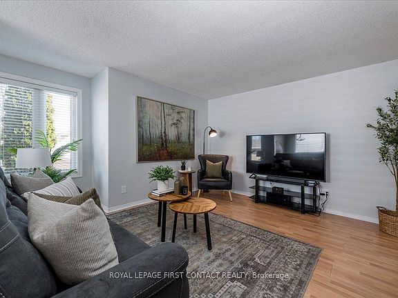 5th image of 36 Churchland Dr