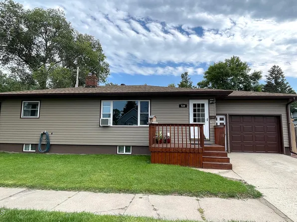 539 3rd St SW, Jamestown, ND 58401