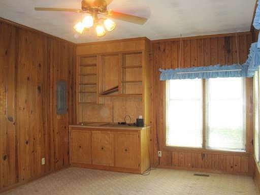 3rd image of 1017 W Gordon St