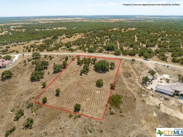 301 Strada Luca, Florence, TX 76527