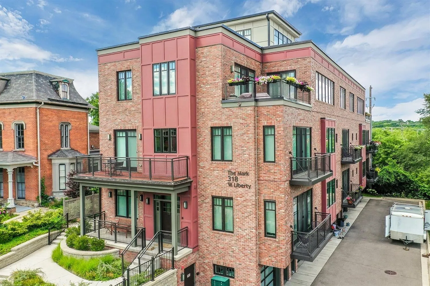 2 bed, 1315 sqft, $3,400 — Photo 1